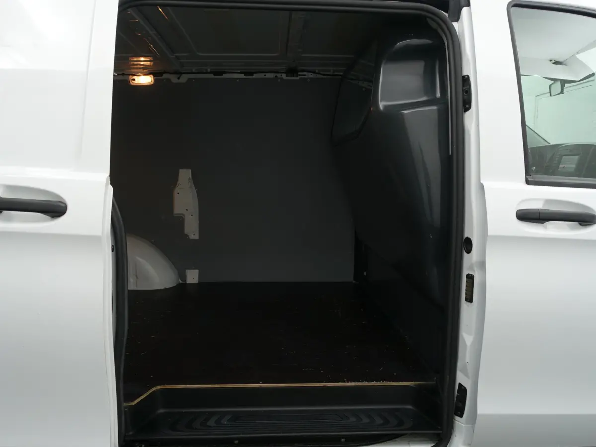 114 CDI Lang Ambition Aut- 3 Pers, Navi, Clima, Camera, Cruise, Dynamic Select, Grijs Kenteken