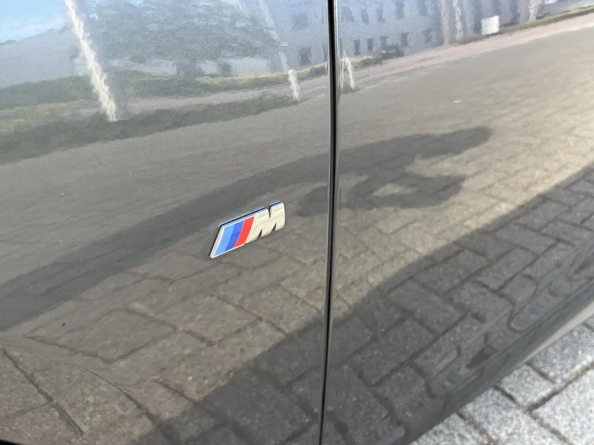 220i High Executive | M-Sport | HUD | Automaat | Trekhaak afneembaar 1.500 kg | NAP | 1e eigenaar