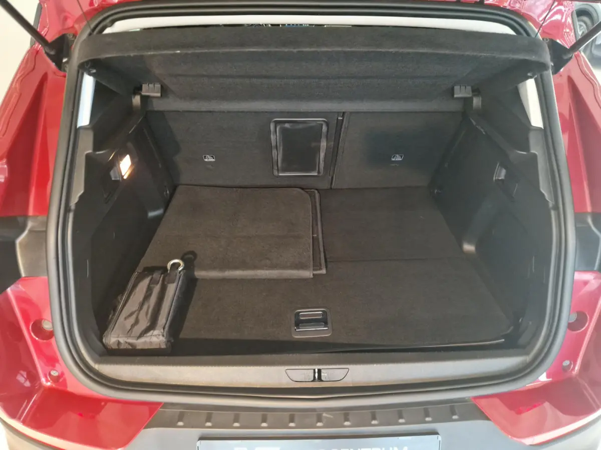 1.6 Turbo Plug-In Hybrid Business Elegance | 225PK | SOH 90,5% | Navigatie | Parkeersensoren voor en achter | Apple CarPlay / Android Auto |