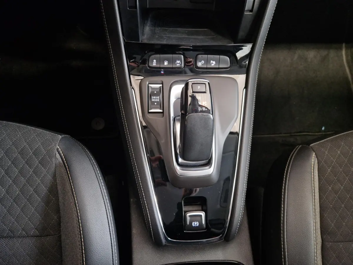1.6 Turbo Plug-In Hybrid Business Elegance | 225PK | SOH 90,5% | Navigatie | Parkeersensoren voor en achter | Apple CarPlay / Android Auto |