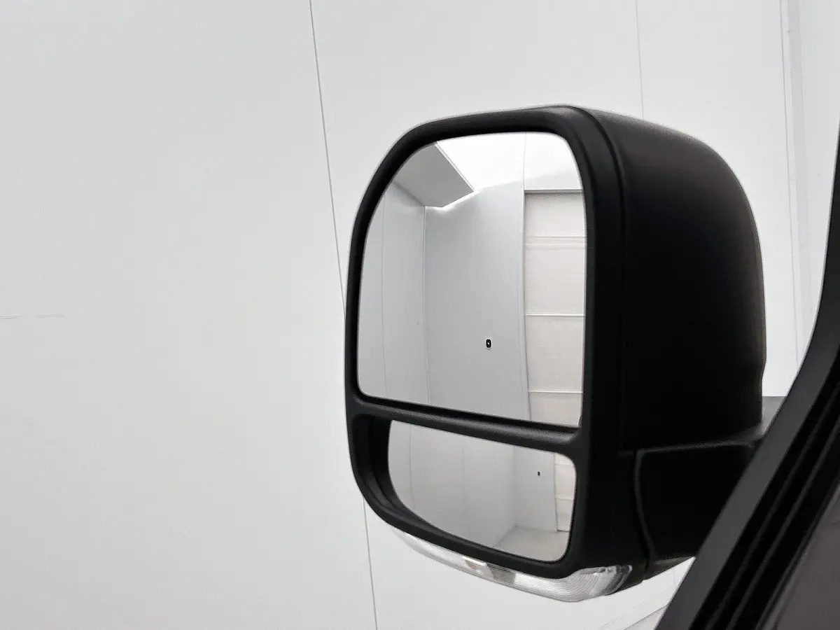 2.0 TDI L1H1 Life 110 PK | Airco | Multifunctioneel Stuurwiel | Achteruitrijcamera | Cruise Control | Apple/Android Carplay | Elektrisch Verstelbare Spiegels | Trekhaak | Parkeersensoren Voo
