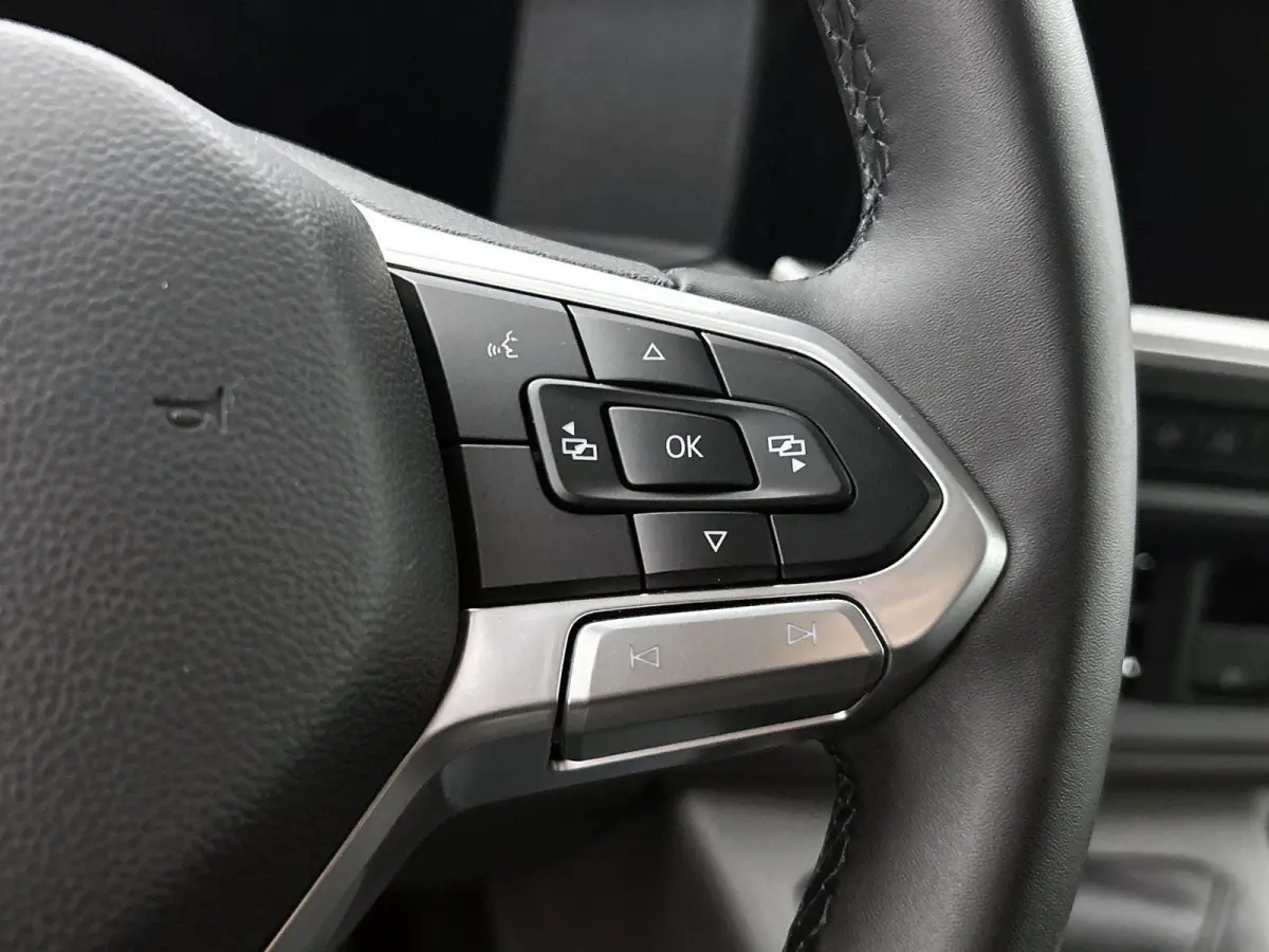 2.0 TDI L1H1 Life 110 PK | Airco | Multifunctioneel Stuurwiel | Achteruitrijcamera | Cruise Control | Apple/Android Carplay | Elektrisch Verstelbare Spiegels | Trekhaak | Parkeersensoren Voo