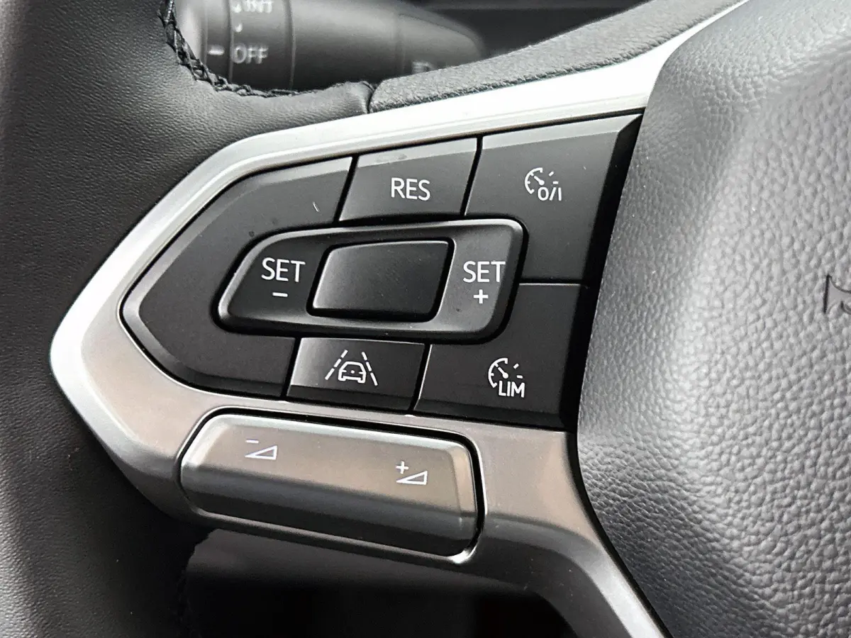 2.0 TDI L1H1 Life 110 PK | Airco | Multifunctioneel Stuurwiel | Achteruitrijcamera | Cruise Control | Apple/Android Carplay | Elektrisch Verstelbare Spiegels | Trekhaak | Parkeersensoren Voo
