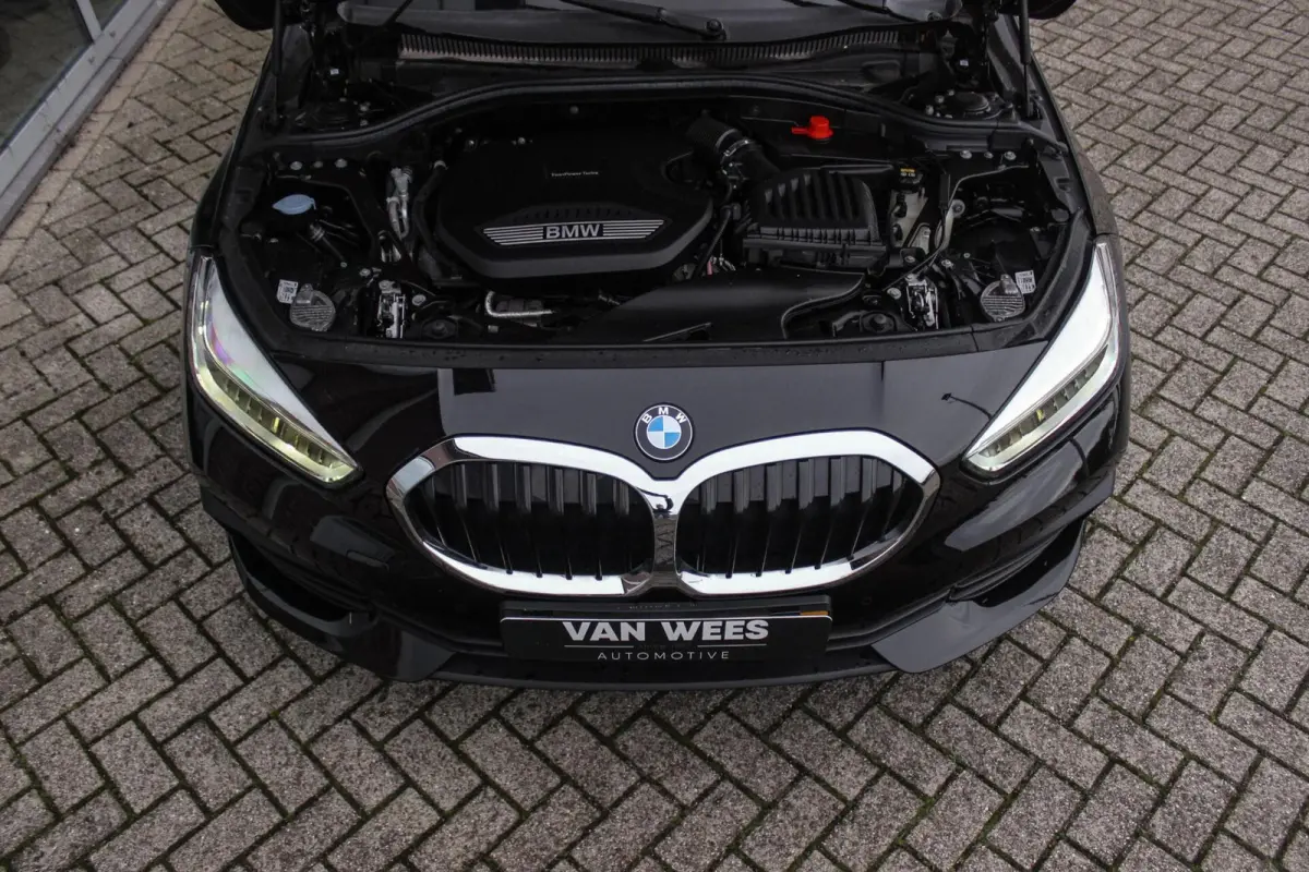 116d F40 Executive Edition | 1e eigenaar | NL Auto | HiFi audio | DAB | LED | Apple Carplay | Rijstrooksensor | Cruise control | Climate control | Sportstuur | Active Guard Plus