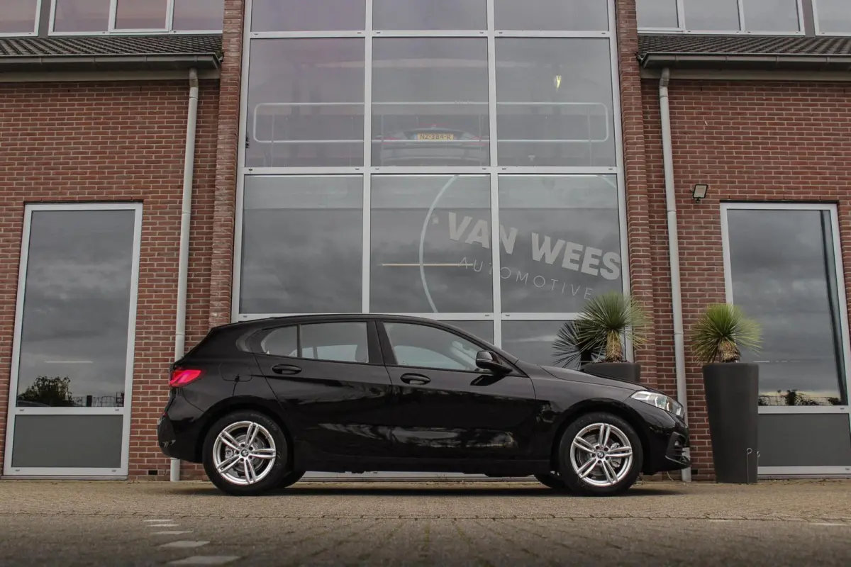 116d F40 Executive Edition | 1e eigenaar | NL Auto | HiFi audio | DAB | LED | Apple Carplay | Rijstrooksensor | Cruise control | Climate control | Sportstuur | Active Guard Plus