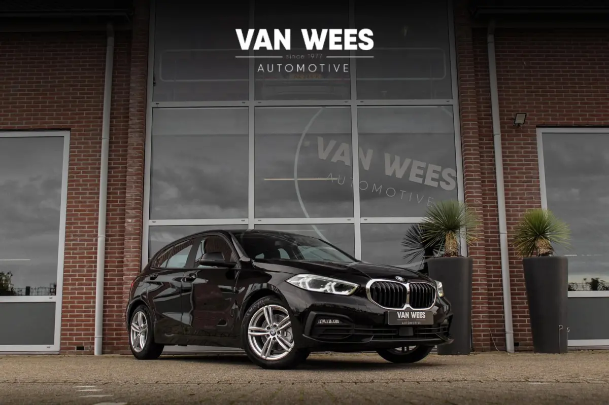 116d F40 Executive Edition | 1e eigenaar | NL Auto | HiFi audio | DAB | LED | Apple Carplay | Rijstrooksensor | Cruise control | Climate control | Sportstuur | Active Guard Plus