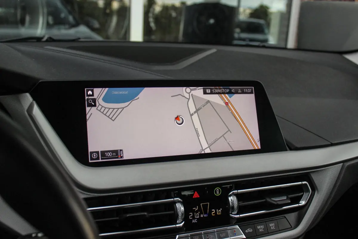 116d F40 Executive Edition | 1e eigenaar | NL Auto | HiFi audio | DAB | LED | Apple Carplay | Rijstrooksensor | Cruise control | Climate control | Sportstuur | Active Guard Plus