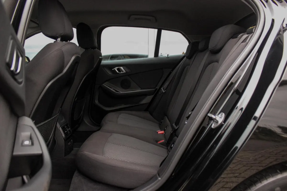 116d F40 Executive Edition | 1e eigenaar | NL Auto | HiFi audio | DAB | LED | Apple Carplay | Rijstrooksensor | Cruise control | Climate control | Sportstuur | Active Guard Plus