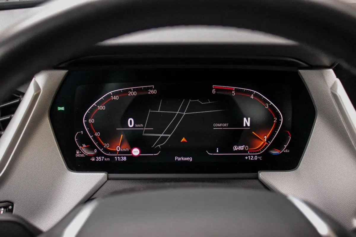 116d F40 Executive Edition | 1e eigenaar | NL Auto | HiFi audio | DAB | LED | Apple Carplay | Rijstrooksensor | Cruise control | Climate control | Sportstuur | Active Guard Plus