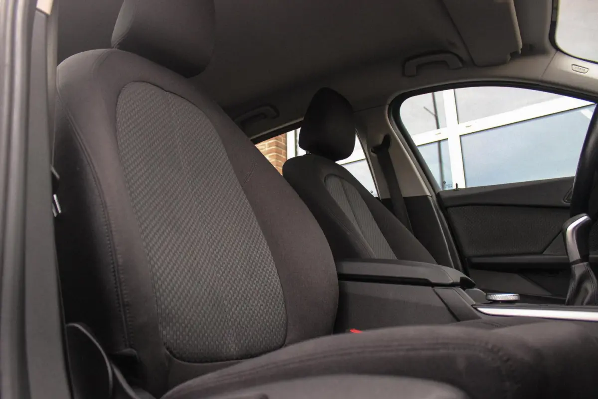 116d F40 Executive Edition | 1e eigenaar | NL Auto | HiFi audio | DAB | LED | Apple Carplay | Rijstrooksensor | Cruise control | Climate control | Sportstuur | Active Guard Plus
