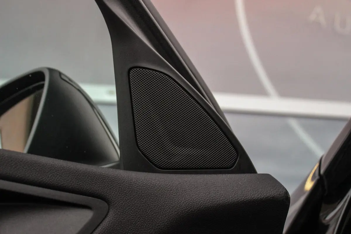 116d F40 Executive Edition | 1e eigenaar | NL Auto | HiFi audio | DAB | LED | Apple Carplay | Rijstrooksensor | Cruise control | Climate control | Sportstuur | Active Guard Plus