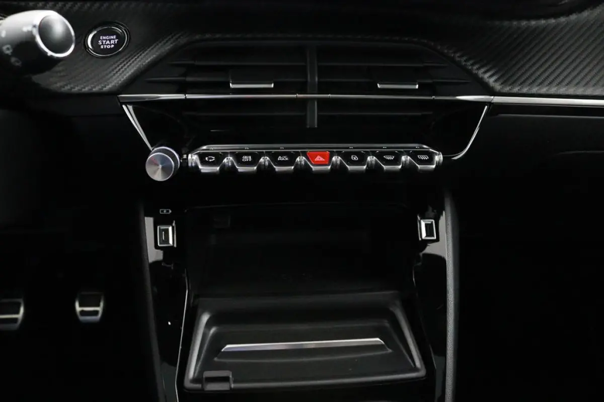 1.2 GT-Line*ACC*PANO*CARPLAY*ECC*CAM*LED*