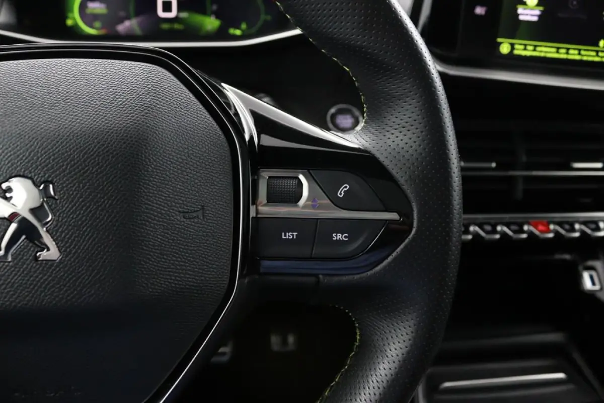 1.2 GT-Line*ACC*PANO*CARPLAY*ECC*CAM*LED*