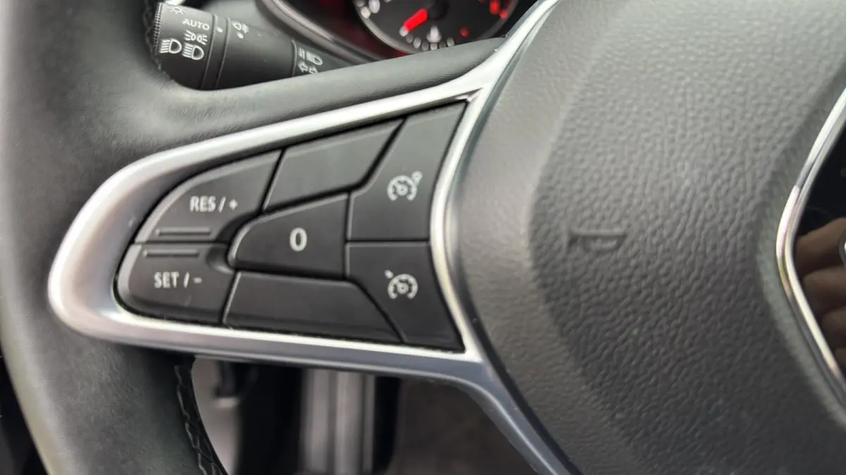 1.0 TCe Zen AIRCO LM VELGEN PARKEERSENSOREN CARPLAY/ ANDROID
