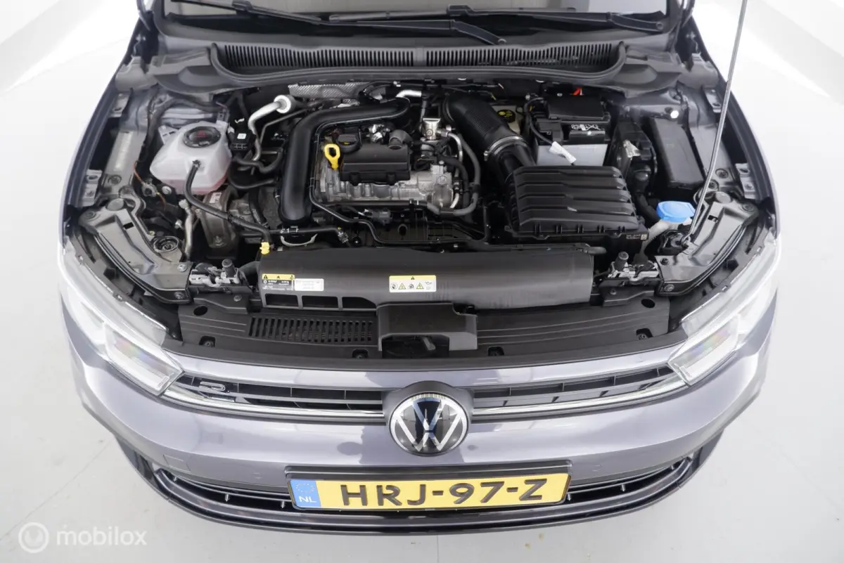 1.0 TSI Automaat R-Line stoelverw.|cam|virtueelcockpit|applecarplay|95pk|acc|lmv17