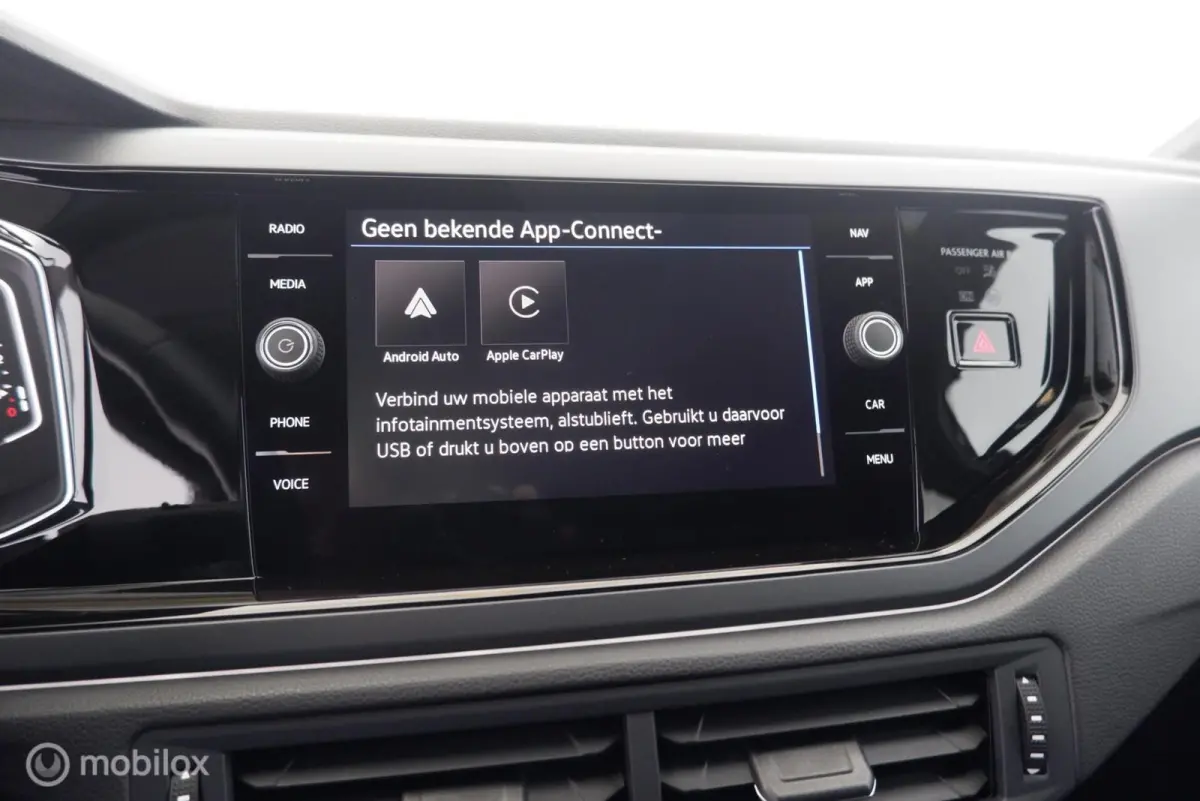 1.0 TSI Automaat R-Line stoelverw.|cam|virtueelcockpit|applecarplay|95pk|acc|lmv17