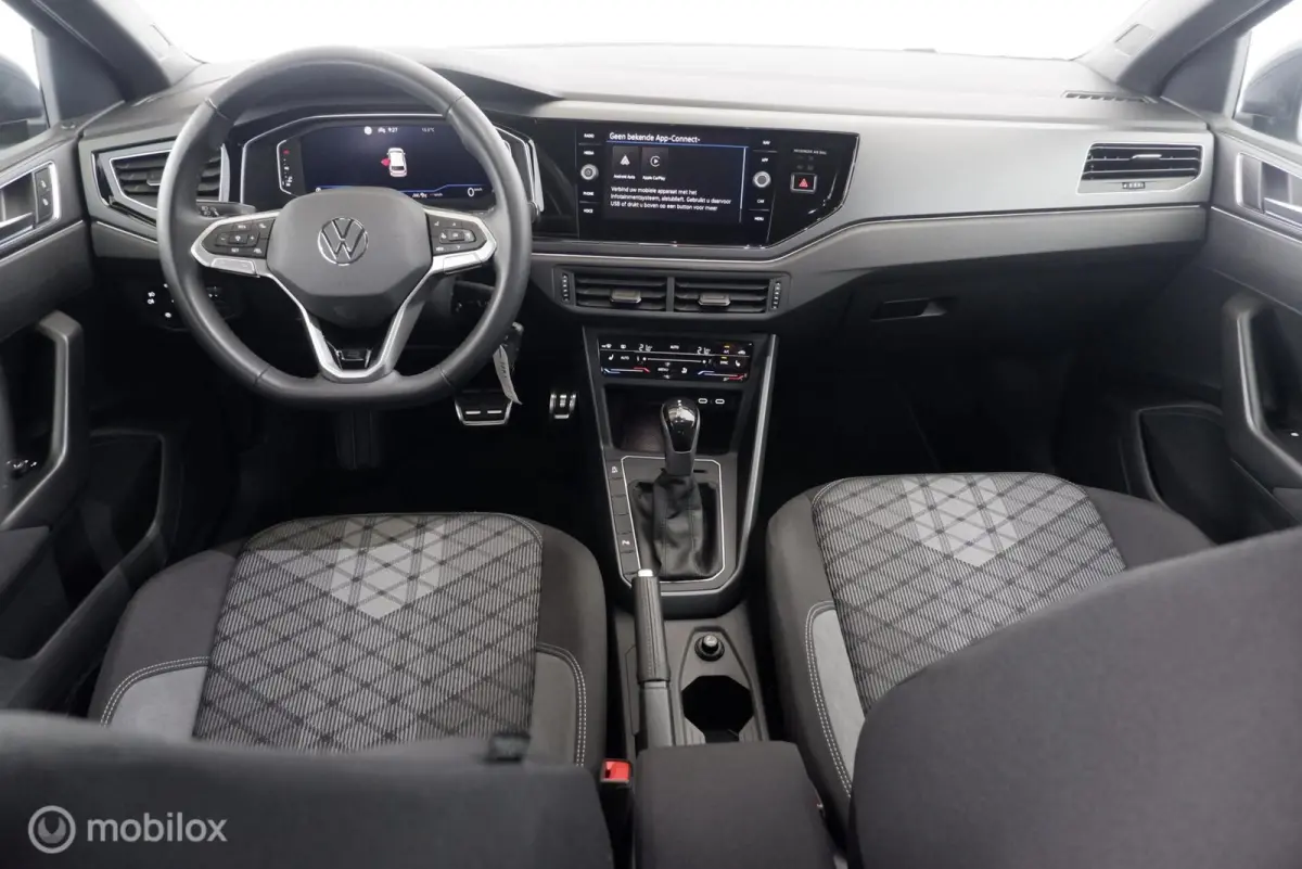 1.0 TSI Automaat R-Line stoelverw.|cam|virtueelcockpit|applecarplay|95pk|acc|lmv17