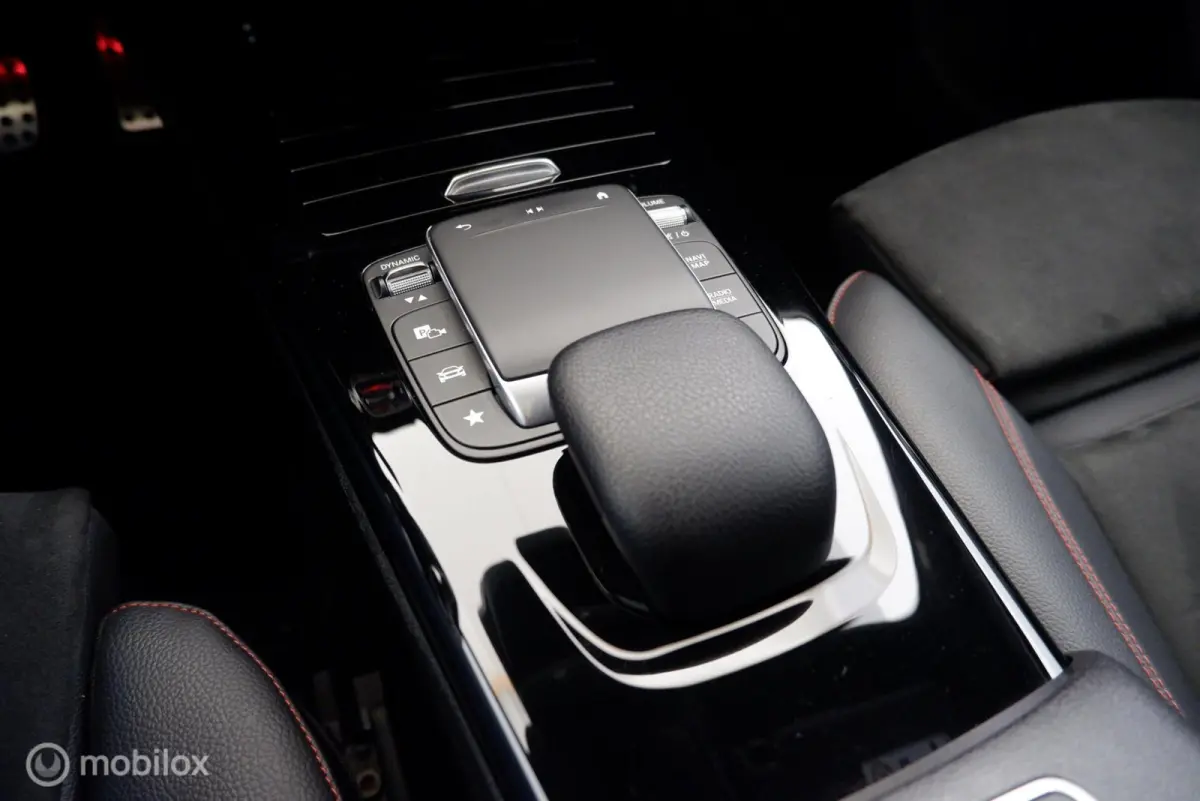 180 Automaat Business Solution AMG pano|led|leer|cam|nav|lmv18