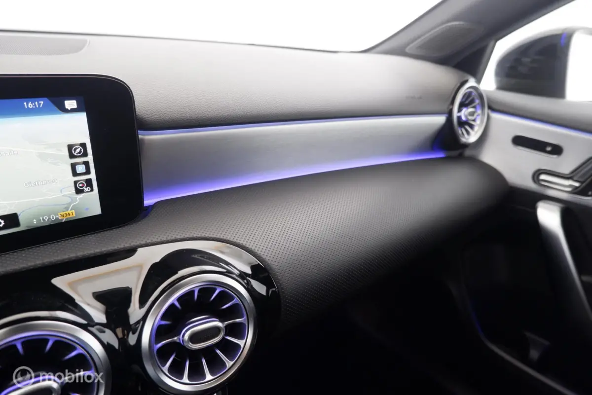 180 Automaat Business Solution AMG pano|led|leer|cam|nav|lmv18