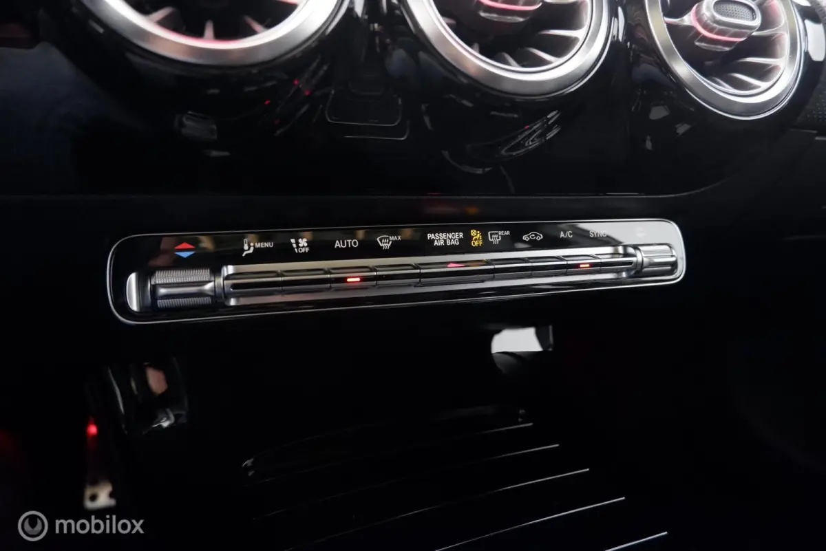 180 Automaat Business Solution AMG pano|led|leer|cam|nav|lmv18