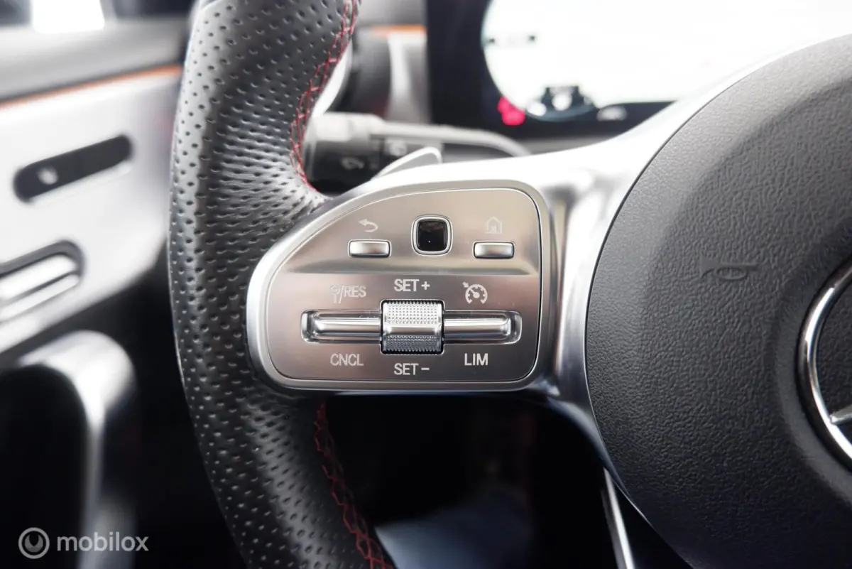 180 Automaat Business Solution AMG pano|led|leer|cam|nav|lmv18