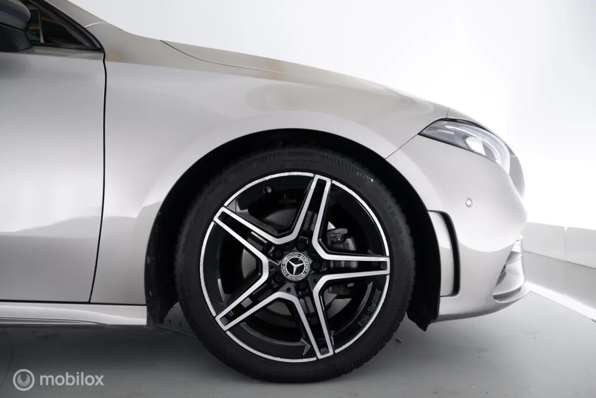 180 Automaat Business Solution AMG pano|led|leer|cam|nav|lmv18