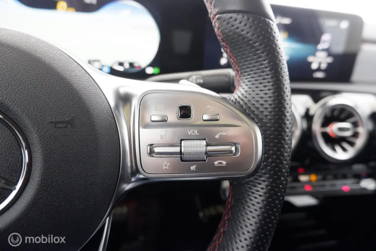 180 Automaat Business Solution AMG pano|led|leer|cam|nav|lmv18