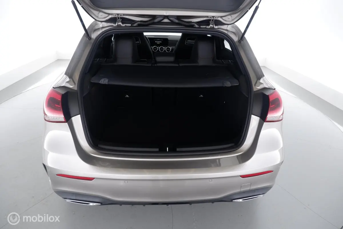 180 Automaat Business Solution AMG pano|led|leer|cam|nav|lmv18
