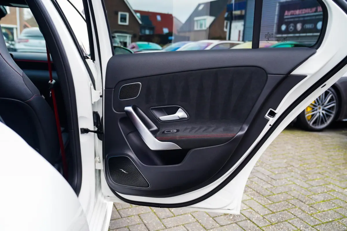AMG 45 4MATIC+ Premium Plus | Panorama | Sterrenhemel | Sport uitlaat | Burmester | Luxe leder/Alcantara |