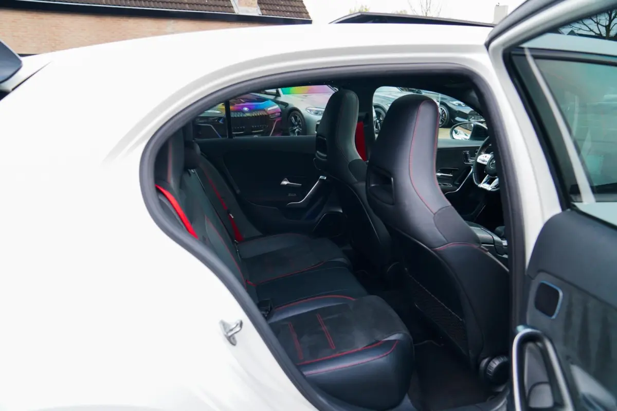 AMG 45 4MATIC+ Premium Plus | Panorama | Sterrenhemel | Sport uitlaat | Burmester | Luxe leder/Alcantara |