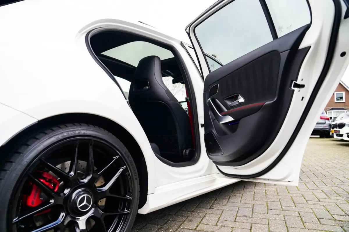 AMG 45 4MATIC+ Premium Plus | Panorama | Sterrenhemel | Sport uitlaat | Burmester | Luxe leder/Alcantara |