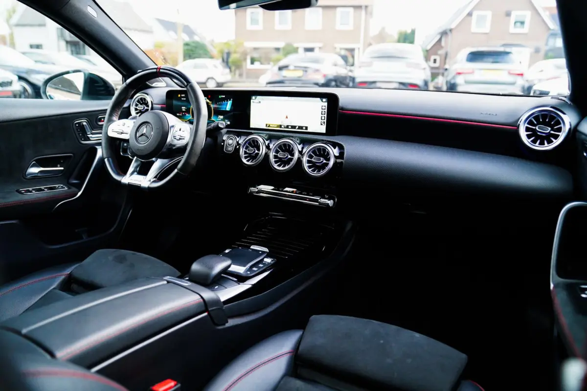 AMG 45 4MATIC+ Premium Plus | Panorama | Sterrenhemel | Sport uitlaat | Burmester | Luxe leder/Alcantara |