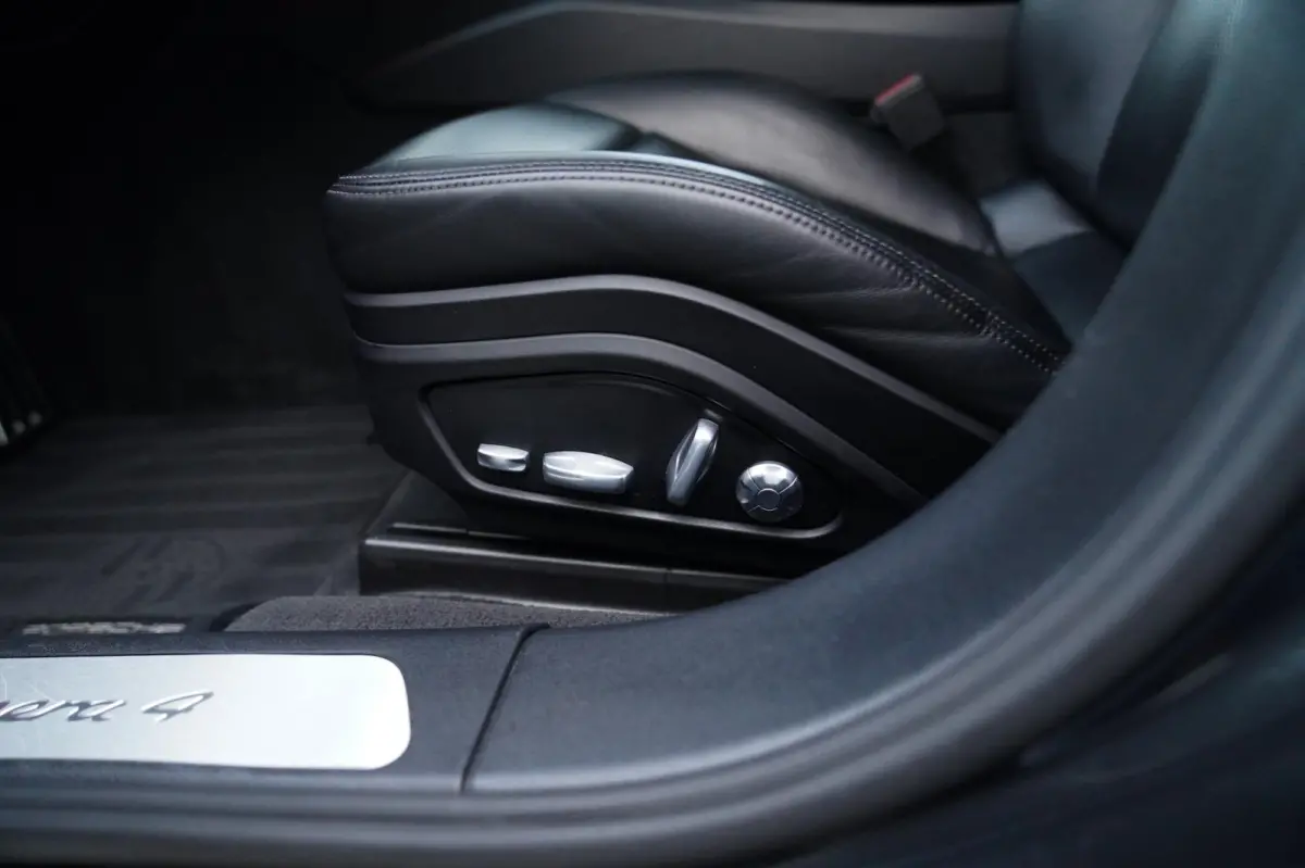 2.9 4 E-Hybrid | Sport Chrono | 21 inch | Panorama | Sport uitlaat | Luchtvering | Spoiler | LED |