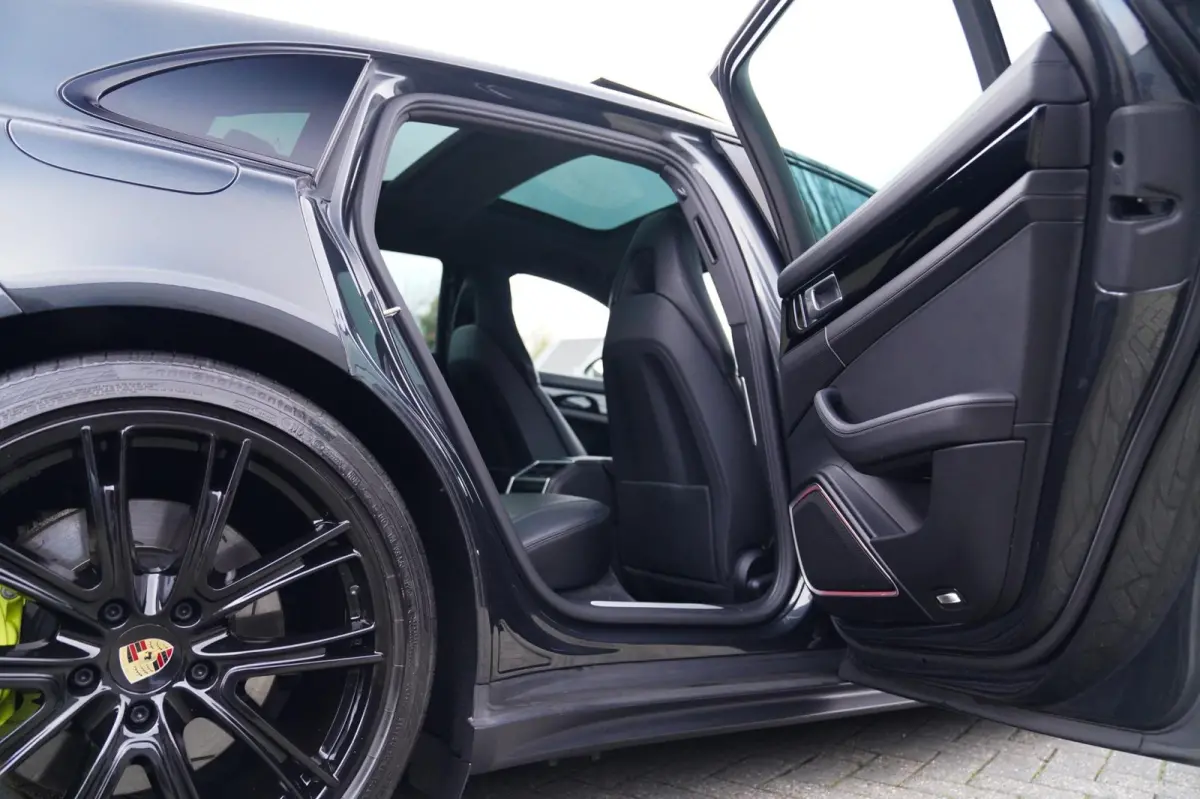 2.9 4 E-Hybrid | Sport Chrono | 21 inch | Panorama | Sport uitlaat | Luchtvering | Spoiler | LED |