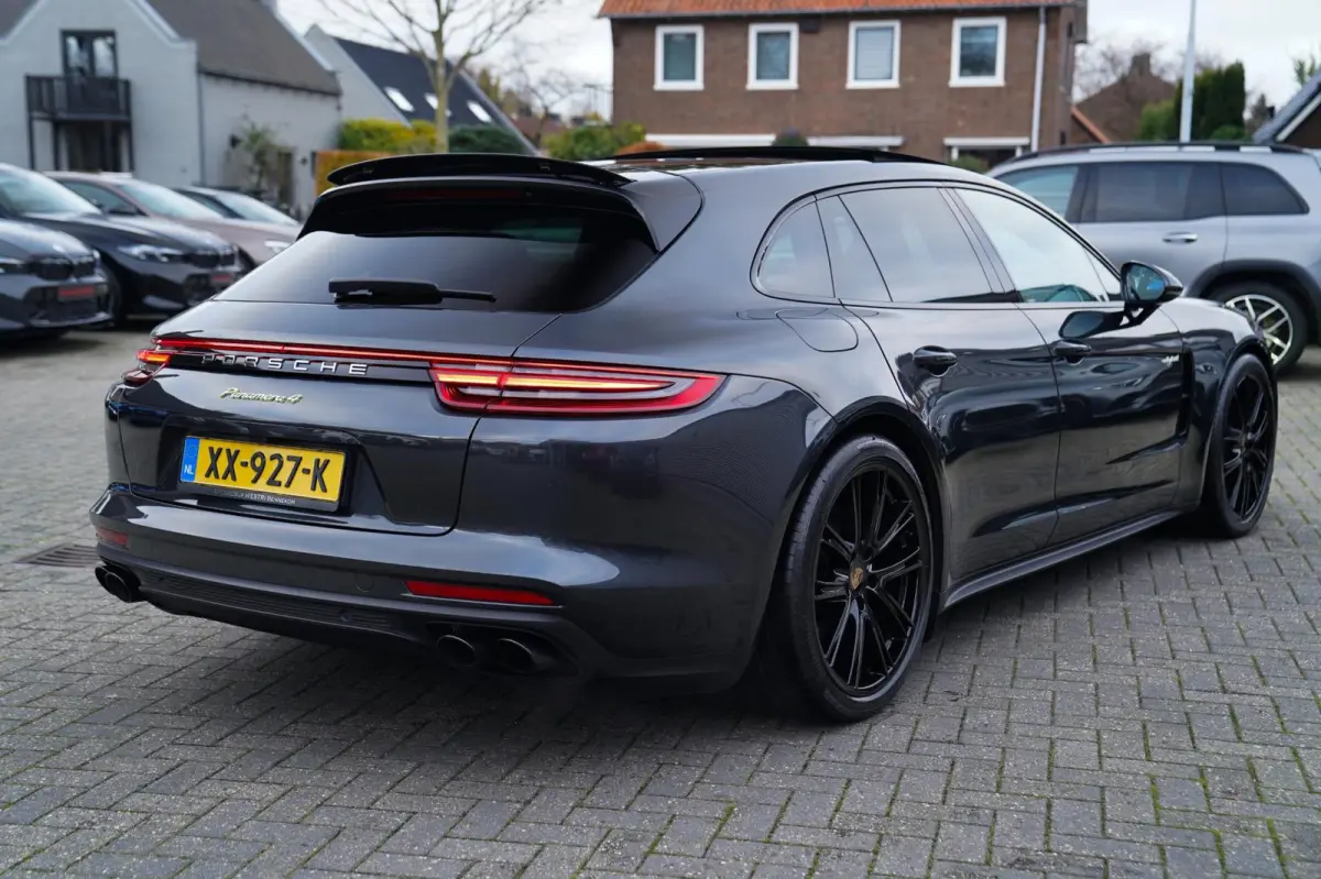 2.9 4 E-Hybrid | Sport Chrono | 21 inch | Panorama | Sport uitlaat | Luchtvering | Spoiler | LED |