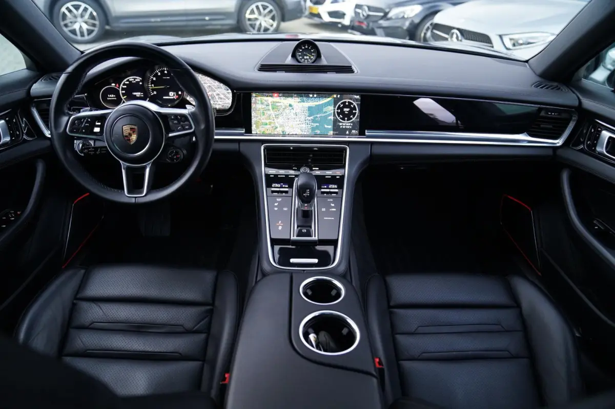 2.9 4 E-Hybrid | Sport Chrono | 21 inch | Panorama | Sport uitlaat | Luchtvering | Spoiler | LED |
