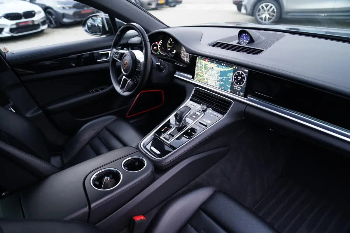 2.9 4 E-Hybrid | Sport Chrono | 21 inch | Panorama | Sport uitlaat | Luchtvering | Spoiler | LED |