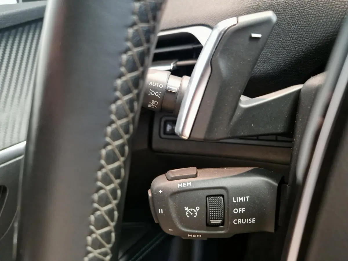 1.6 Plug-in-Hybrid 225pk Allure SOH 94,6% | Navigatie | Achteruitrijcamera | Cruise Control | Apple CarPlay / Android Auto | Climate Control |