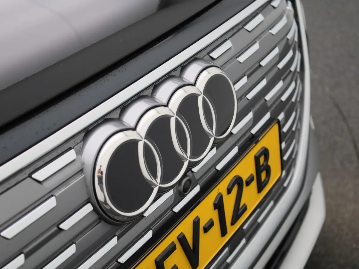 45 quattro S Edition 82 kWh l Adaptive Cruise Control l MMI navigatie plus MMI touch l SONOS Premium l Stoelverwarming voorin l Apple Carplay / Android Auto l Lichtpakket plus ambient light 