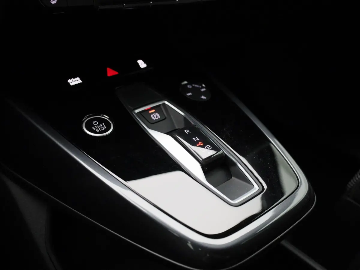 45 quattro S Edition 82 kWh l Adaptive Cruise Control l MMI navigatie plus MMI touch l SONOS Premium l Stoelverwarming voorin l Apple Carplay / Android Auto l Lichtpakket plus ambient light 