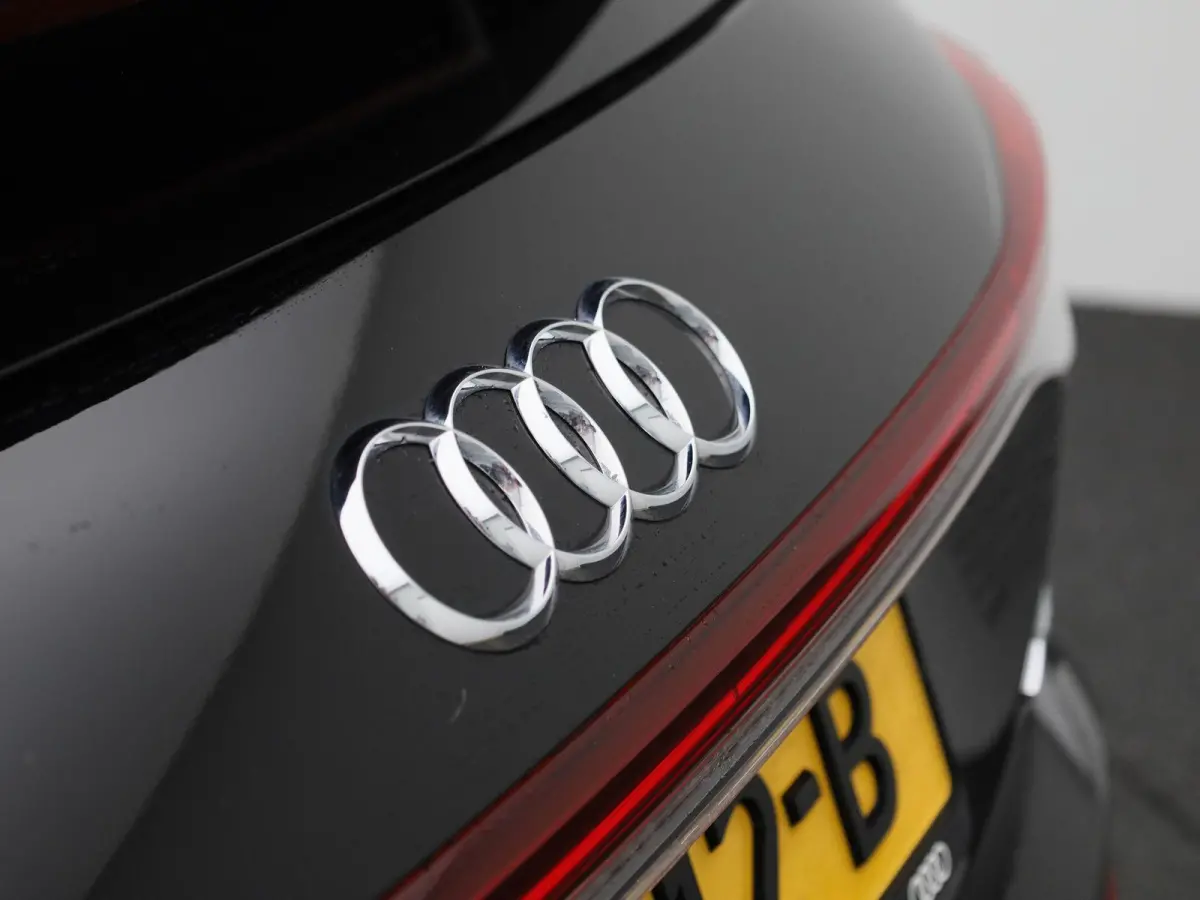 45 quattro S Edition 82 kWh l Adaptive Cruise Control l MMI navigatie plus MMI touch l SONOS Premium l Stoelverwarming voorin l Apple Carplay / Android Auto l Lichtpakket plus ambient light 