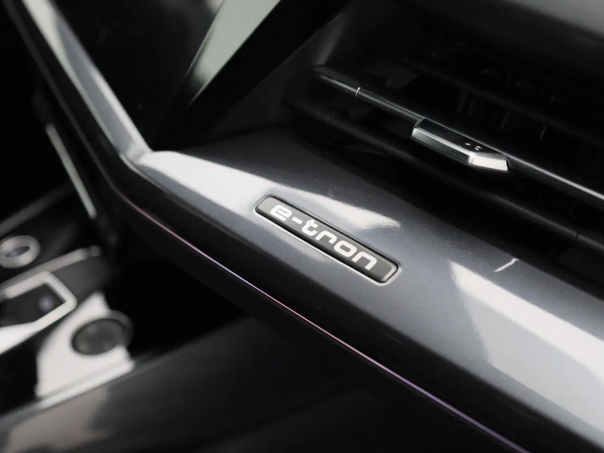 45 quattro S Edition 82 kWh l Adaptive Cruise Control l MMI navigatie plus MMI touch l SONOS Premium l Stoelverwarming voorin l Apple Carplay / Android Auto l Lichtpakket plus ambient light 