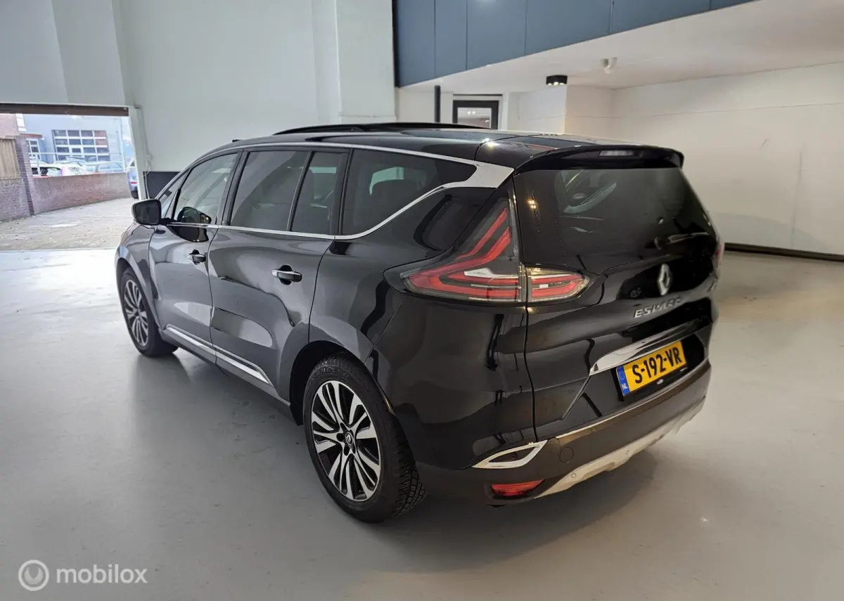1.6 dCi Initiale Paris 7p. Zwart