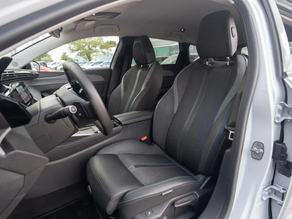 1.5 BlueHDi Automaat Allure Business | Carplay | Virtual | ACC | BTW |
