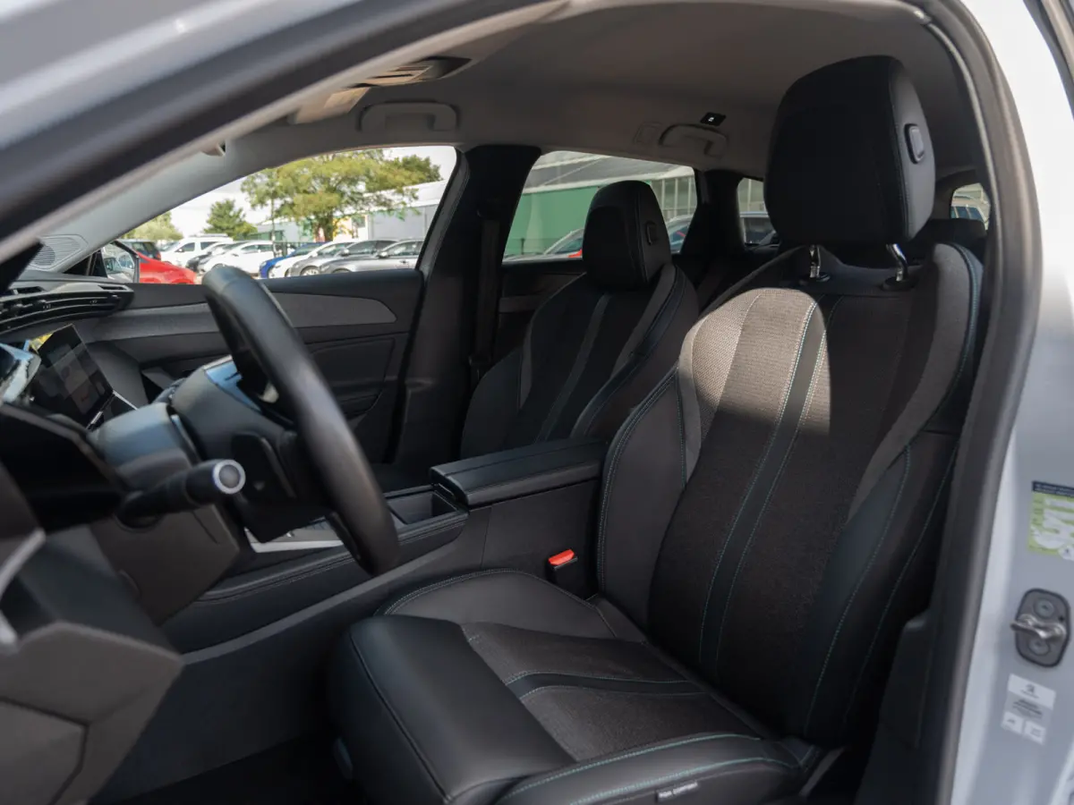 1.5 BlueHDi Automaat Allure Business | Carplay | Virtual | ACC | BTW |