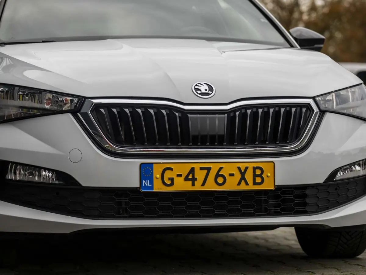 1.5 TSI Sport Business wegklapbare trekhaak, stoelverwarming, all-season banden