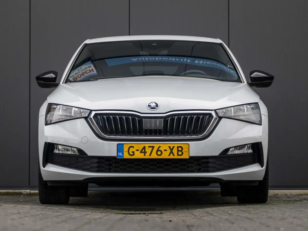 1.5 TSI Sport Business wegklapbare trekhaak, stoelverwarming, all-season banden