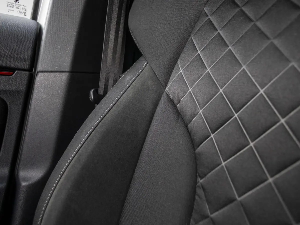 1.5 TSI Sport Business wegklapbare trekhaak, stoelverwarming, all-season banden