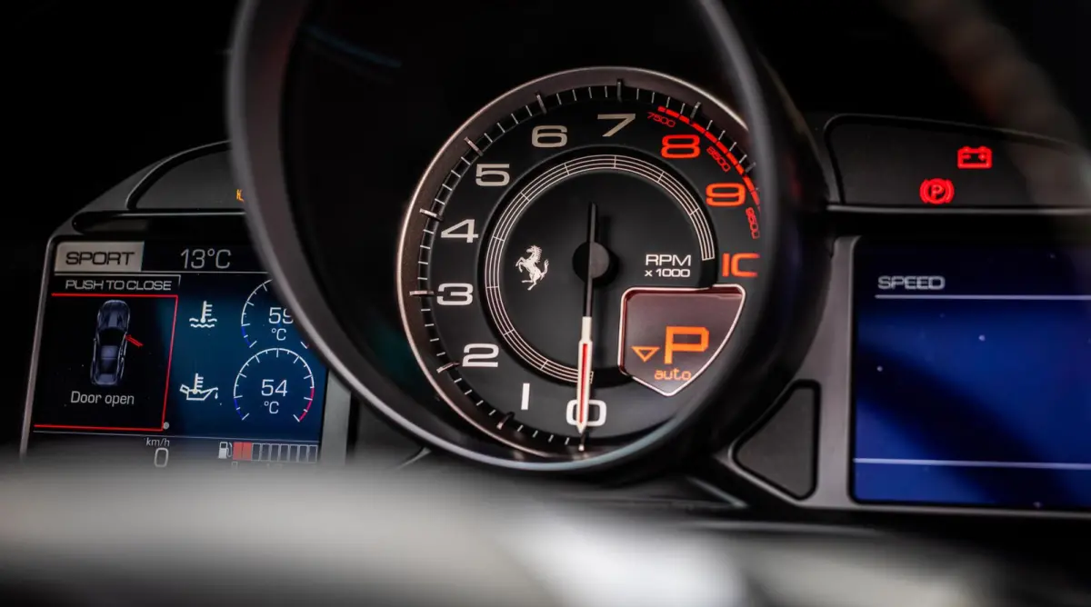 3.9 V8 HELE Daytona GARANTIE 2027 Subliem