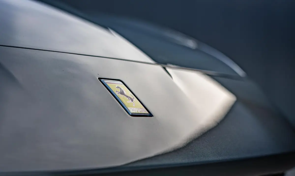 3.9 V8 HELE Daytona GARANTIE 2027 Subliem